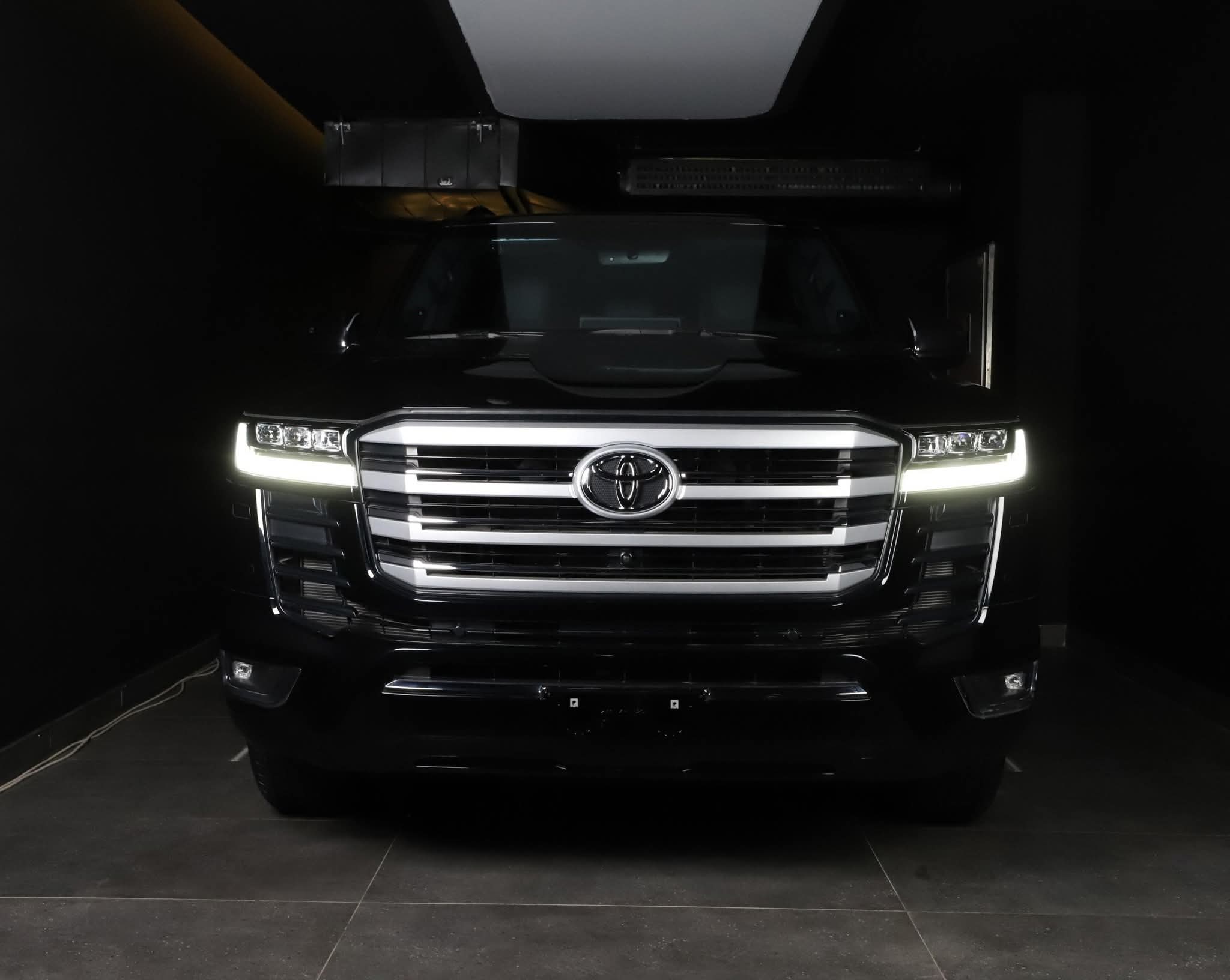 Toyota Land Cruiser 300 VXR Twin Turbo